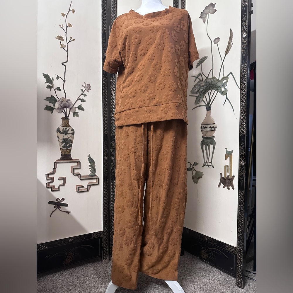 Women's Textured floral Pajama Set in Brick